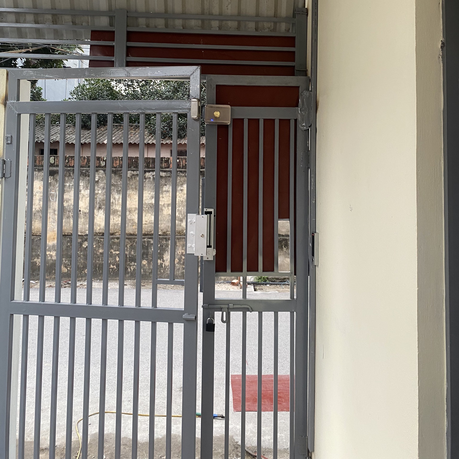 Khóa vân tay cho nhà trọ